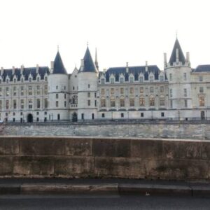 Île de la Cité Highlights Tour: Discover the Heart of Historic Paris